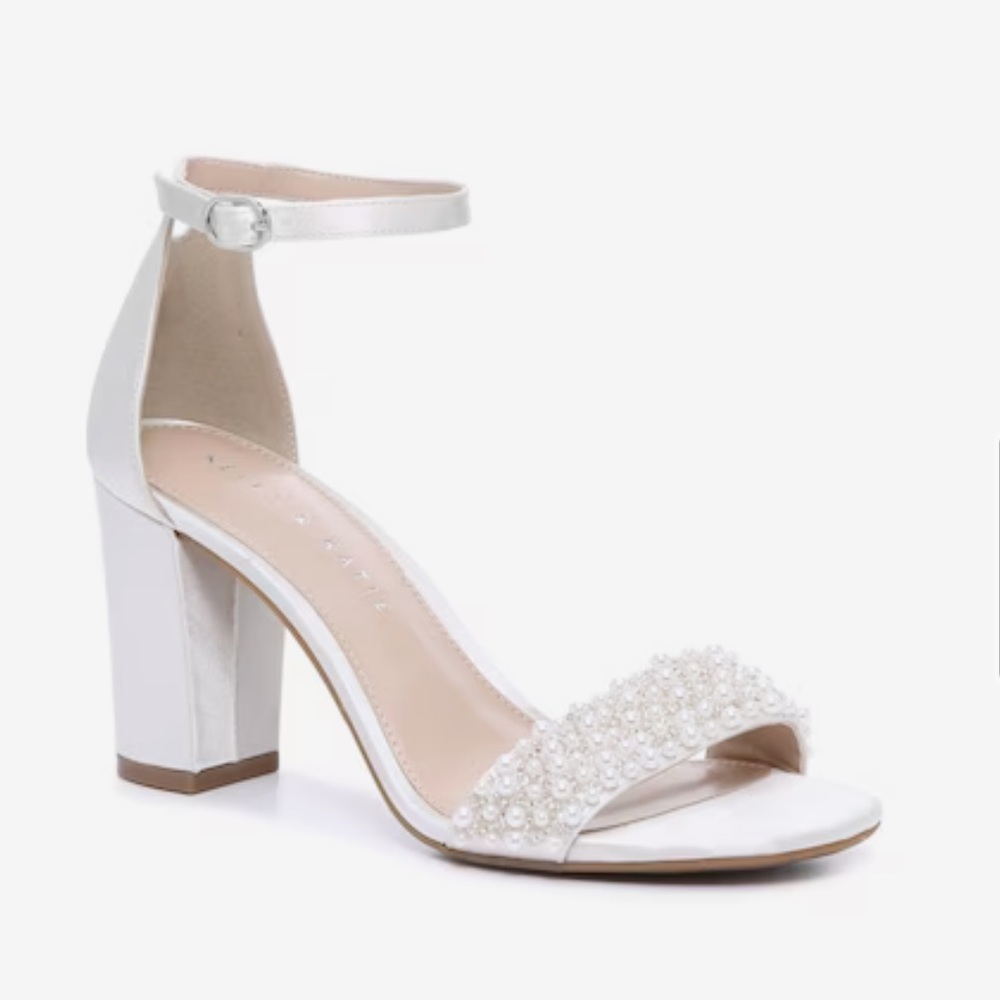 White bridal heels size 7.5 only worn once!